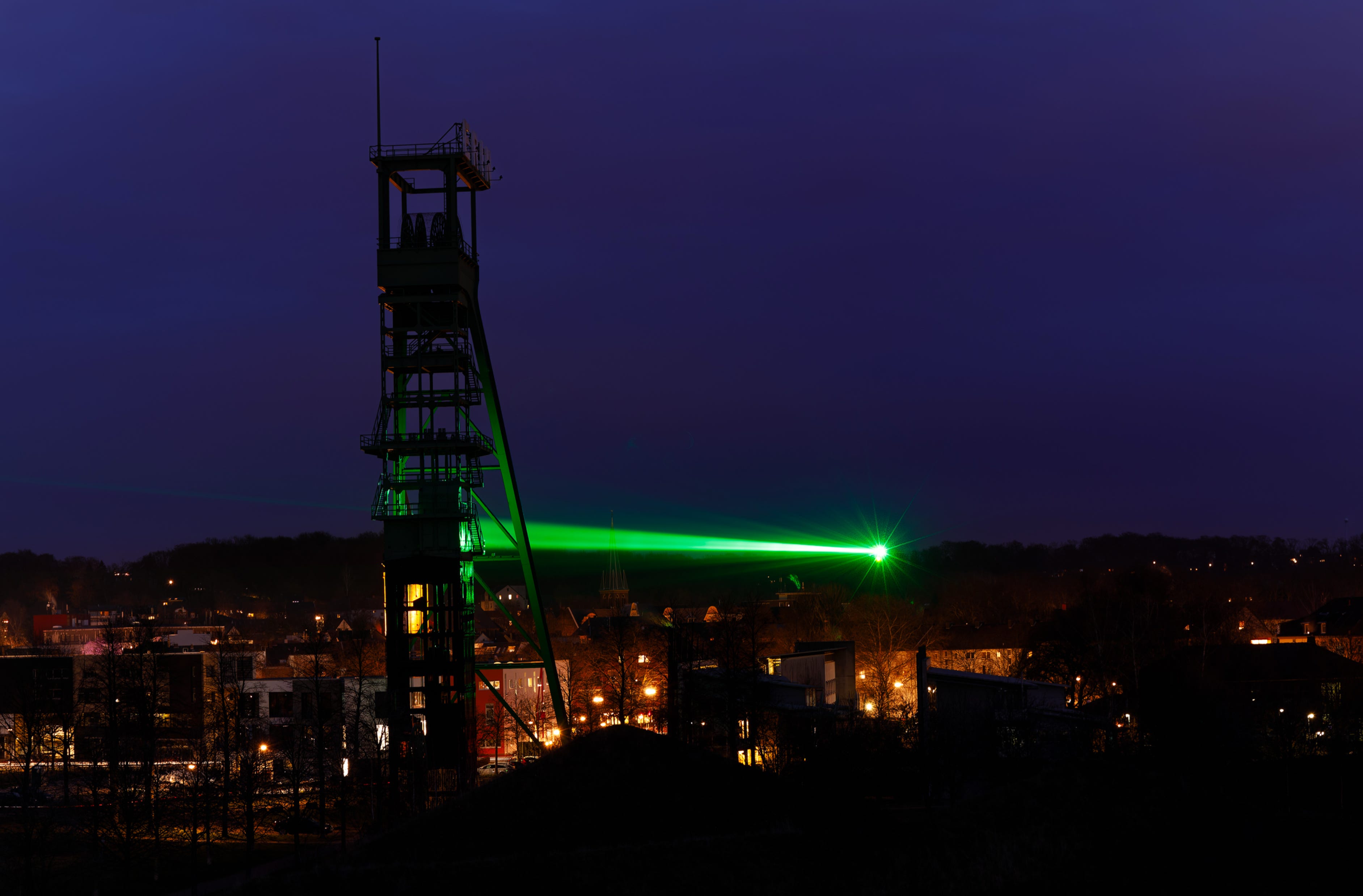 Laser vom Hammerkopfturm zum Förderturm Erin 7.
